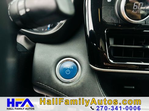 Used 2020 Toyota Highlander XLE image 22