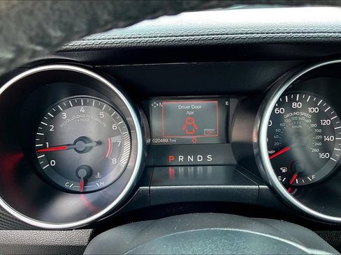 Used 2020 Ford Mustang Coupe RWD image 12