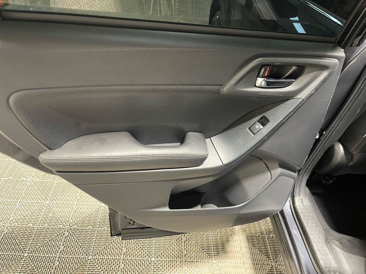 Used 2018 Subaru Forester 2.0XT Premium AWD/4WD image 22