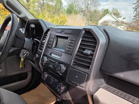 Used 2017 Ford F150 XLT image 31