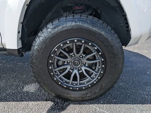 Used 2020 Toyota 4Runner TRD Off-Road AWD/4WD image 11