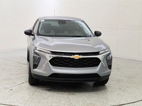 New 2026 Chevrolet Trax LS w/ Driver Confidence Package image 2
