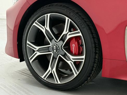 Used 2020 Kia Stinger GT2 image 40