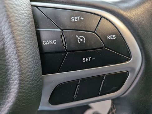 Certified 2018 Chrysler Pacifica Touring-L Plus image 18