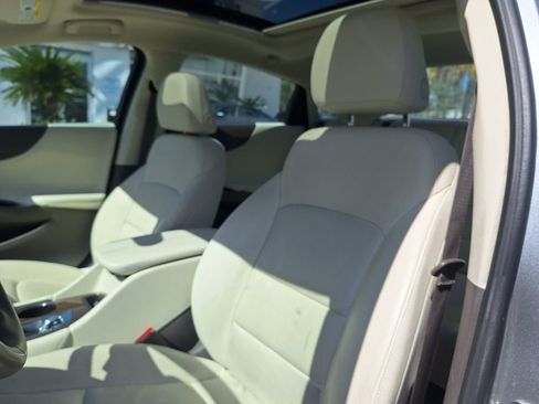 Used 2024 Chevrolet Malibu LT image 11