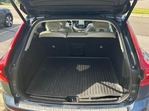 Used 2023 Volvo XC60 B5 Ultimate w/ Climate Package AWD/4WD image 11