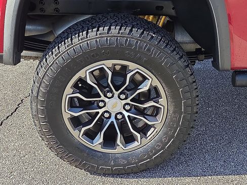 Used 2018 Chevrolet Colorado ZR2 image 7