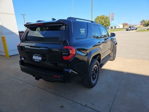 Used 2025 Toyota 4Runner TRD Off-Road image 7