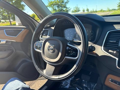 Used 2021 Volvo XC90 T6 Momentum w/ Protection Package Premier AWD/4WD image 23