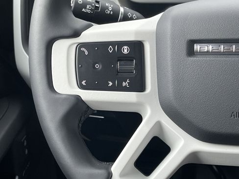 Used 2025 Land Rover Defender 110 S image 16