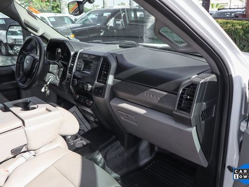 Used 2018 Ford F550 2WD Crew Cab Super Duty image 35