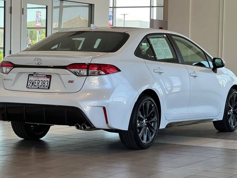 Certified 2026 Toyota Corolla SE w/ SE Package FWD image 4