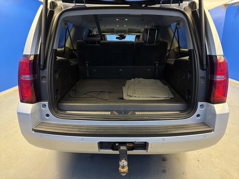 Used 2018 Chevrolet Suburban LT image 30