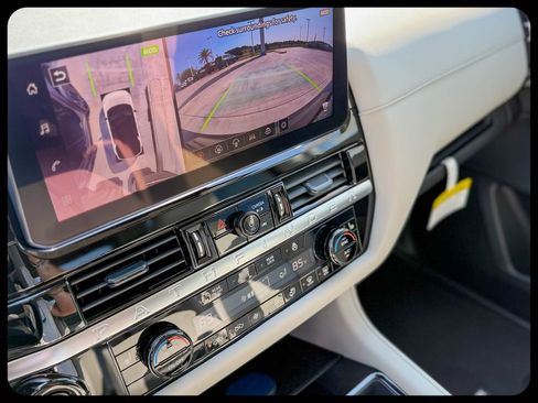 New 2026 Nissan Pathfinder SL AWD/4WD image 43