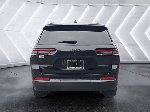 Used 2024 Jeep Grand Cherokee L Limited w/ Luxury Tech Group II image 4