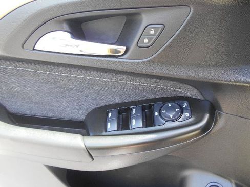 Used 2023 Chevrolet TrailBlazer ACTIV w/ Sun and Liftgate Package FWD image 5