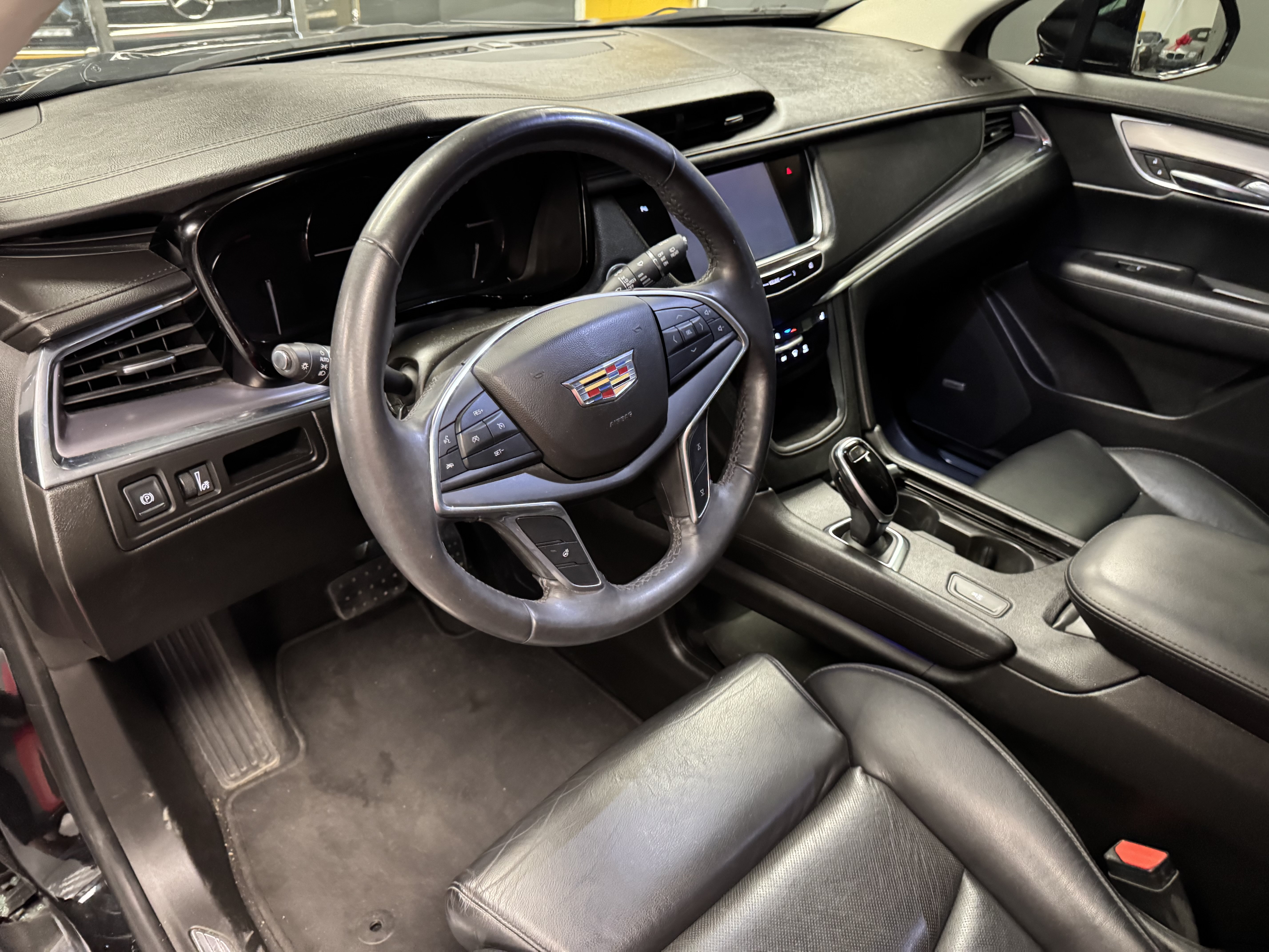 Used 2017 Cadillac XT5 Luxury FWD image 10