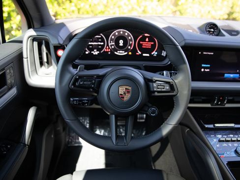 New 2026 Porsche Cayenne S AWD/4WD image 25