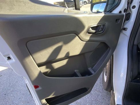 Used 2023 Ford Transit 250 148 High Roof Extended image 13