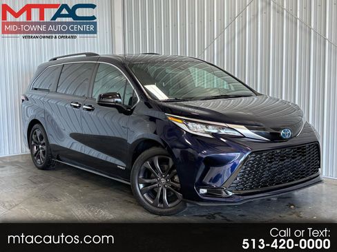 Used 2021 Toyota Sienna XSE image 1