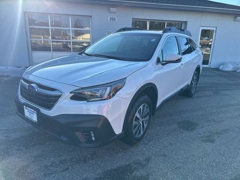 Used 2022 Subaru Outback Premium AWD/4WD image 7