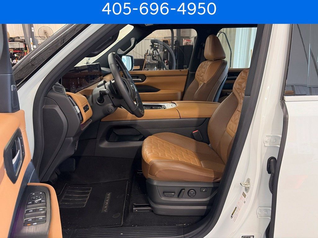 Used 2025 Nissan Armada Platinum Reserve AWD/4WD image 4