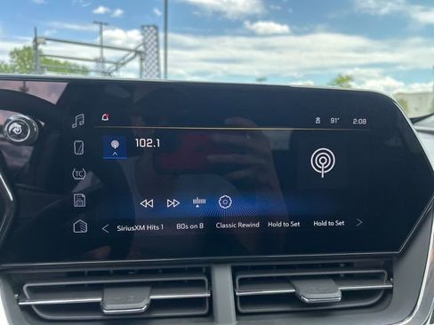 New 2026 Chevrolet Trax LT w/ Sunroof Package FWD image 22