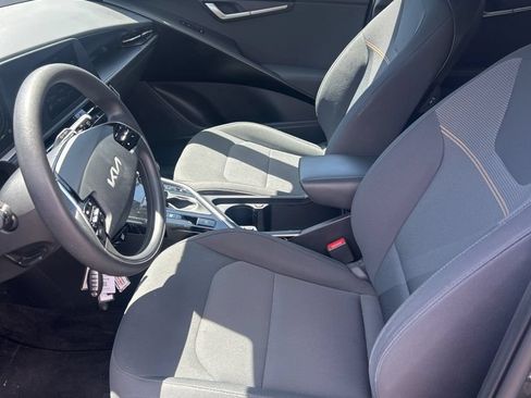 Used 2025 Kia Niro LX FWD image 8