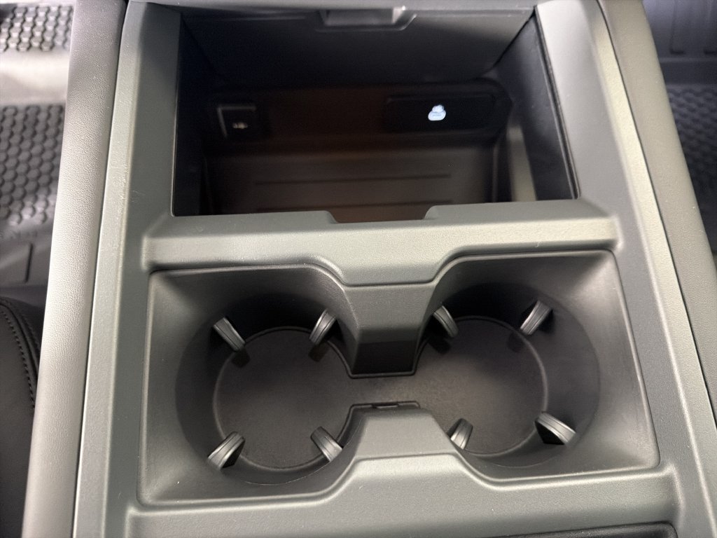 New 2026 Land Rover Defender 110 X-Dynamic SE AWD/4WD image 20