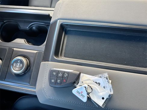 Used 2025 GMC Hummer EV 3X w/ LPO, Sport Package image 37