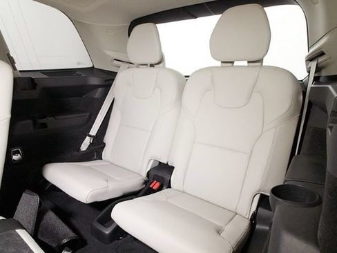 Certified 2023 Volvo XC90 B6 Plus AWD/4WD image 21