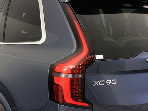 New 2026 Volvo XC90 B6 Plus w/ Protection Package Premier image 15