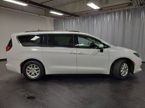 Used 2021 Chrysler Voyager Lxi image 9