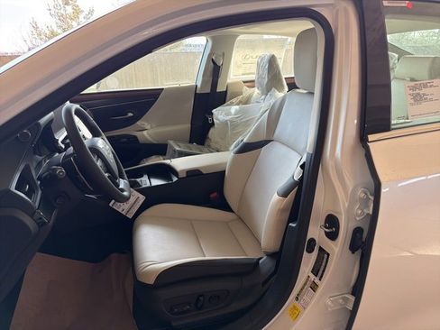 New 2025 Lexus ES 350 w/ Premium Package image 6