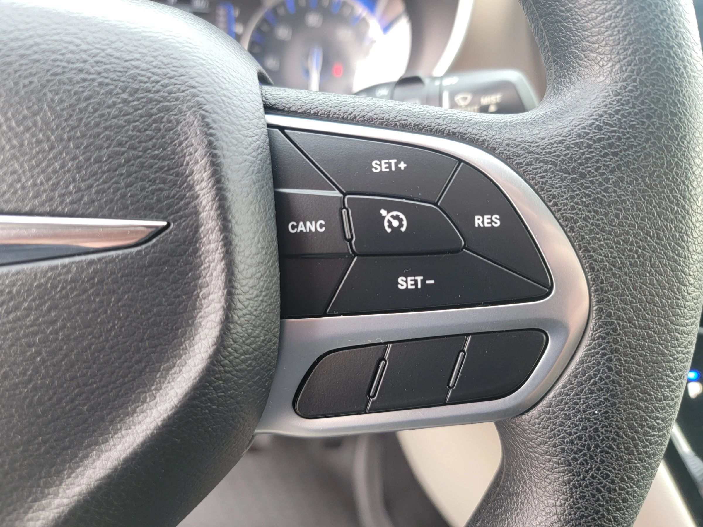 Used 2020 Chrysler Voyager L FWD image 24