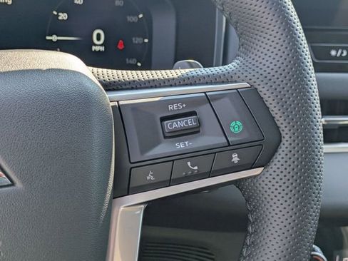 New 2025 Mitsubishi Outlander SEL image 18