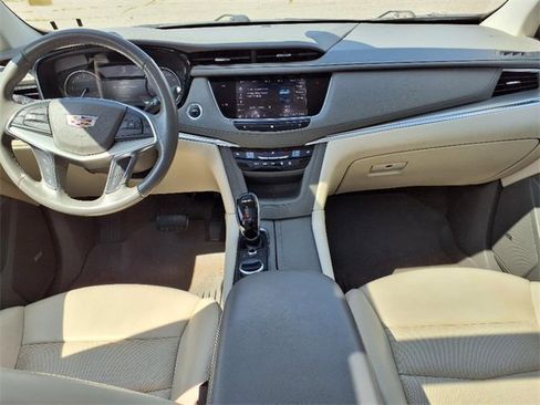 Used 2020 Cadillac XT5 Premium Luxury image 10