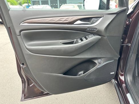 Used 2022 Buick Enclave Avenir w/ Trailering Package, 5000 lbs. AWD/4WD image 19