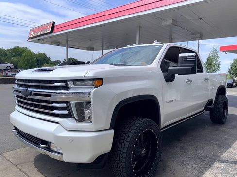 Used 2022 Chevrolet Silverado 2500 High Country w/ Z71 Off-Road Package AWD/4WD image 16