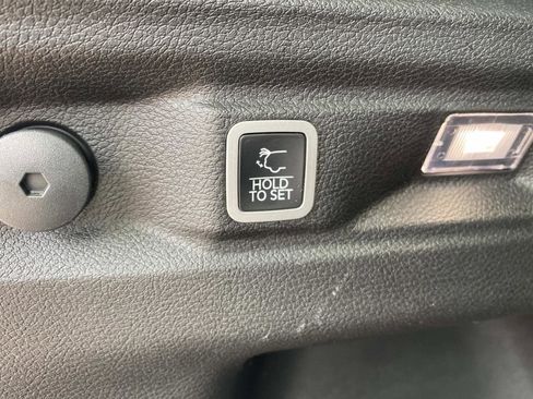 Used 2025 Jeep Grand Cherokee L Altitude RWD image 6
