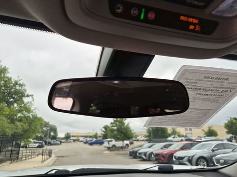 Used 2021 GMC Acadia SLE FWD image 25