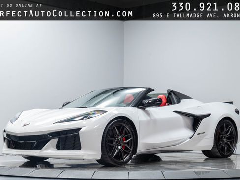 Used 2023 Chevrolet Corvette Z06 RWD image 1