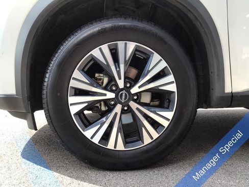Used 2023 Nissan Rogue SV FWD image 19