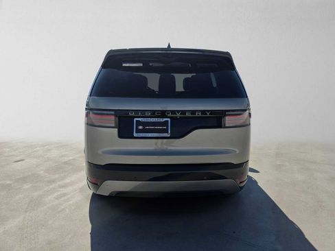 Used 2024 Land Rover Discovery Dynamic SE AWD/4WD image 4