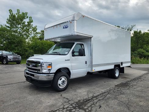 New 2027 Ford E-450 and Econoline 450 Super Duty w/ Power Equipment Group RWD image 7