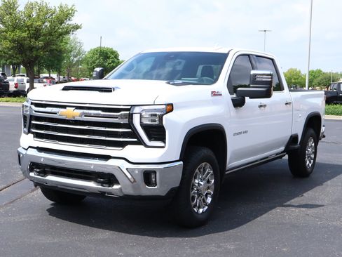 New 2026 Chevrolet Silverado 2500 LTZ w/ LTZ Convenience Package AWD/4WD image 31