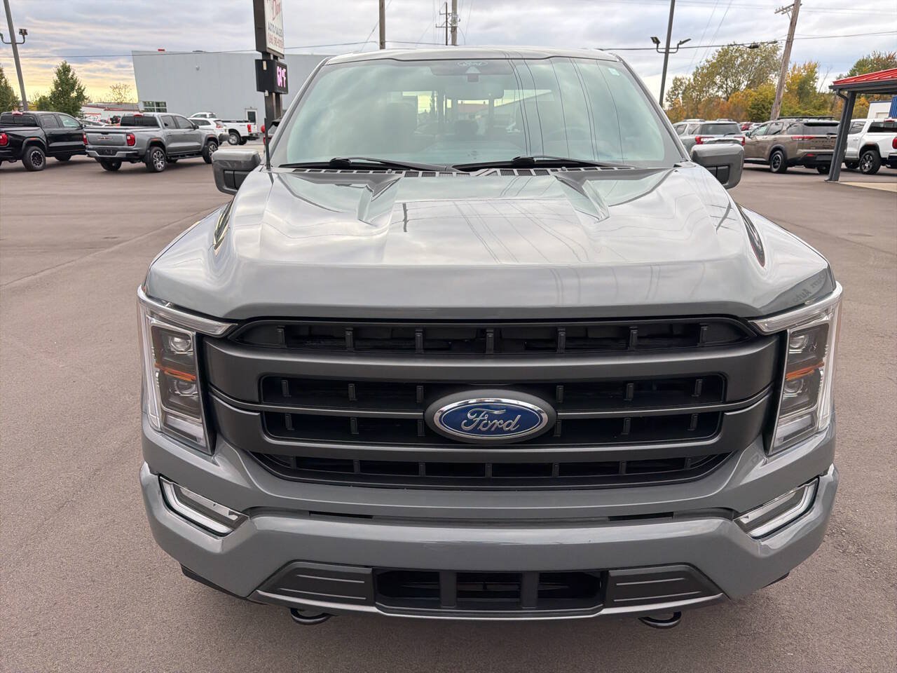 Used 2021 Ford F150 Lariat w/ Equipment Group 502A High AWD/4WD image 4