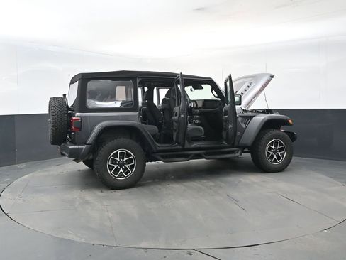 Used 2024 Jeep Wrangler Rubicon w/ Convenience Group image 29