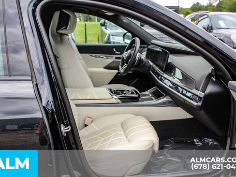 Used 2023 BMW 740i w/ Executive Package RWD image 18