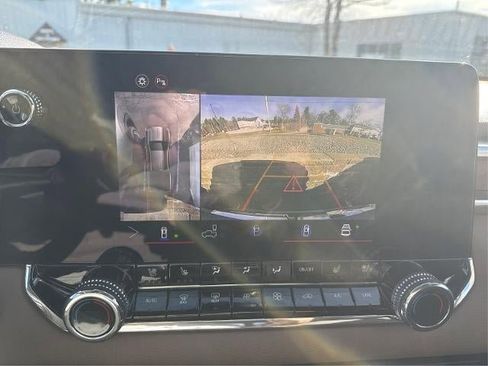 New 2026 GMC Canyon Denali image 14